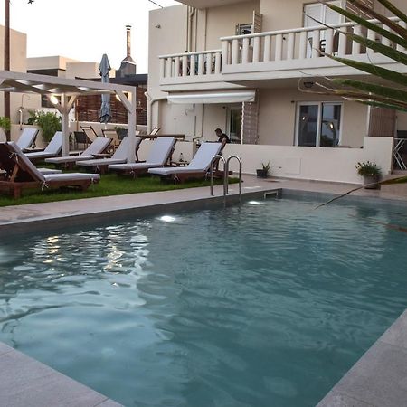 Mithos Premium Rooms Agia Marina Eksteriør bilde