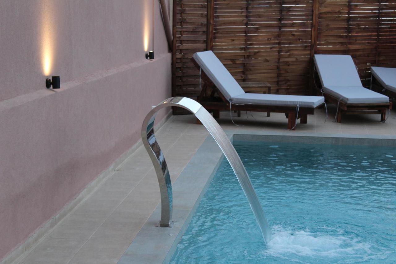 Mithos Premium Rooms Agia Marina Eksteriør bilde