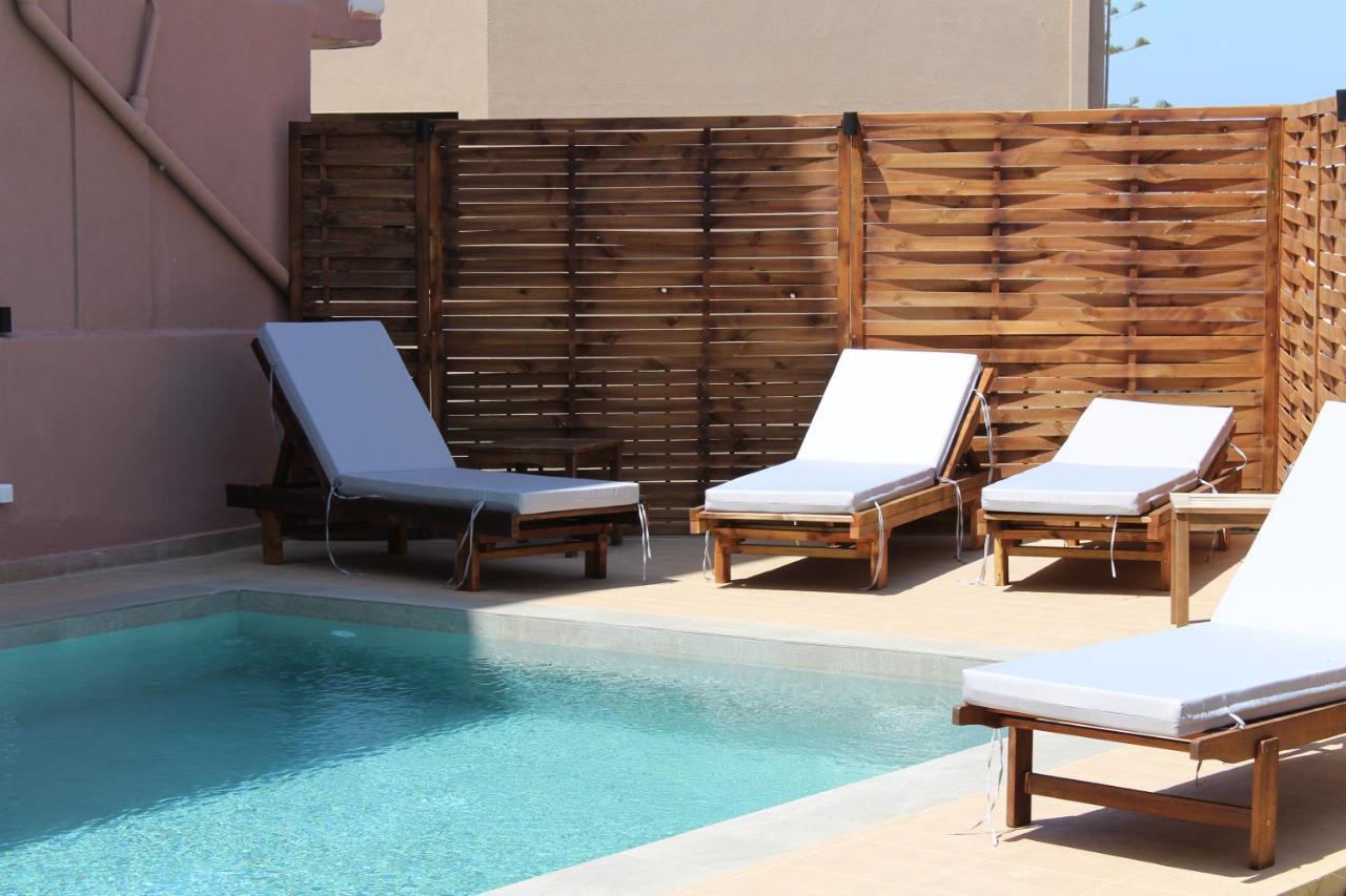 Mithos Premium Rooms Agia Marina Eksteriør bilde