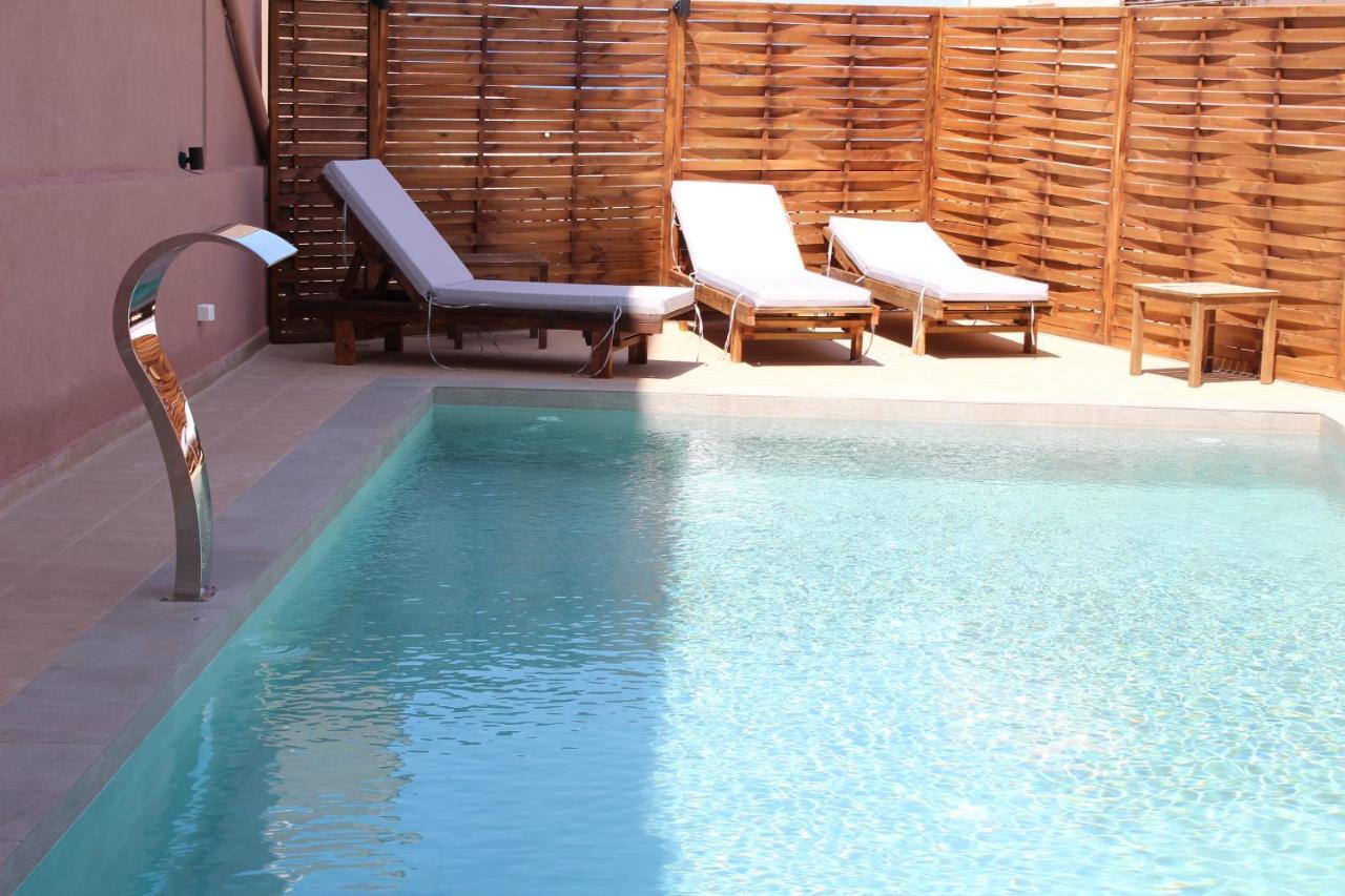 Mithos Premium Rooms Agia Marina Eksteriør bilde