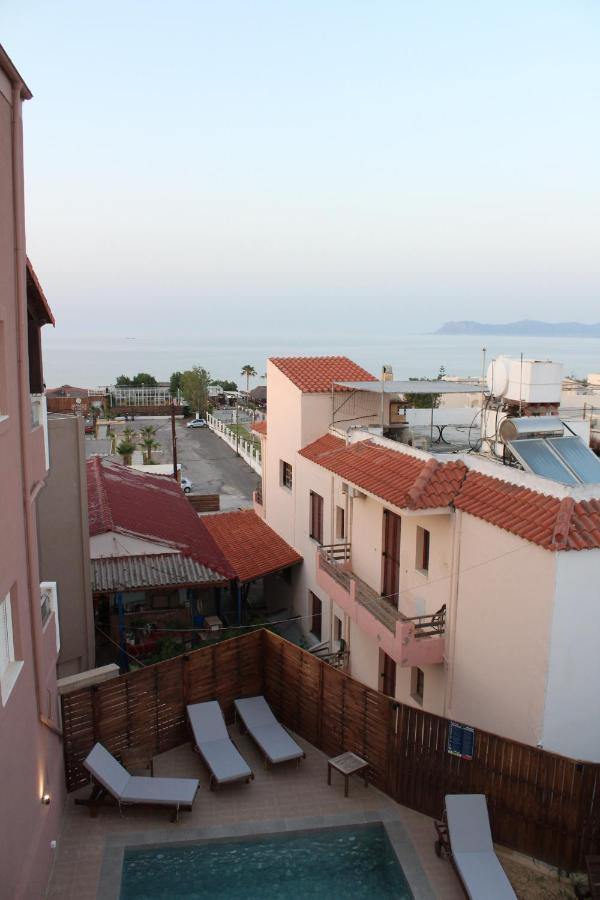 Mithos Premium Rooms Agia Marina Eksteriør bilde
