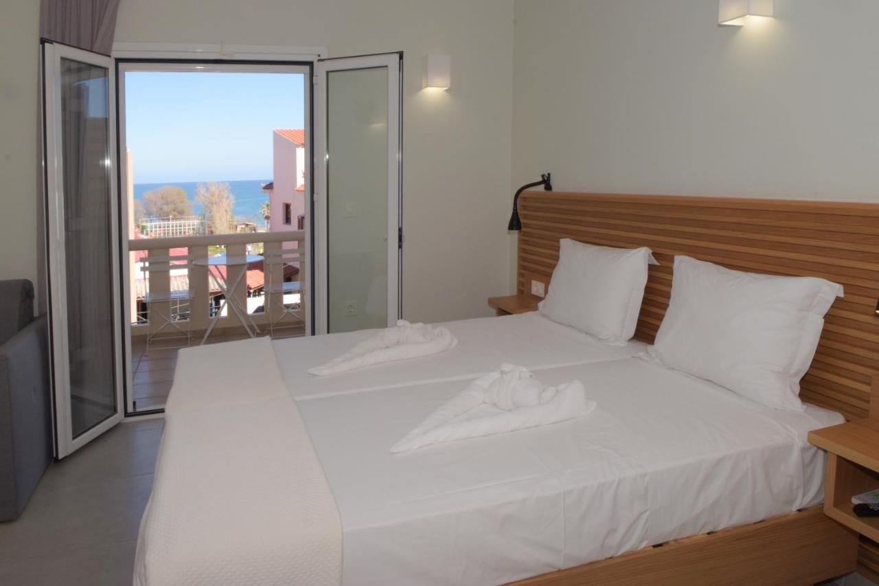 Mithos Premium Rooms Agia Marina Eksteriør bilde