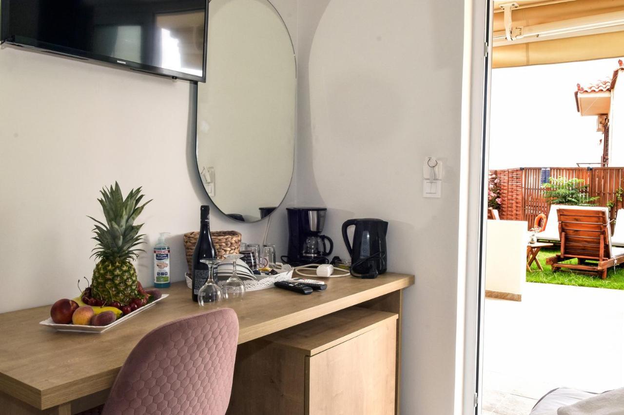 Mithos Premium Rooms Agia Marina Eksteriør bilde