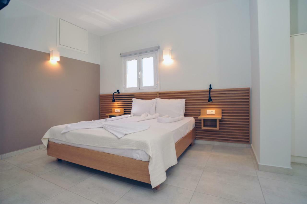 Mithos Premium Rooms Agia Marina Eksteriør bilde