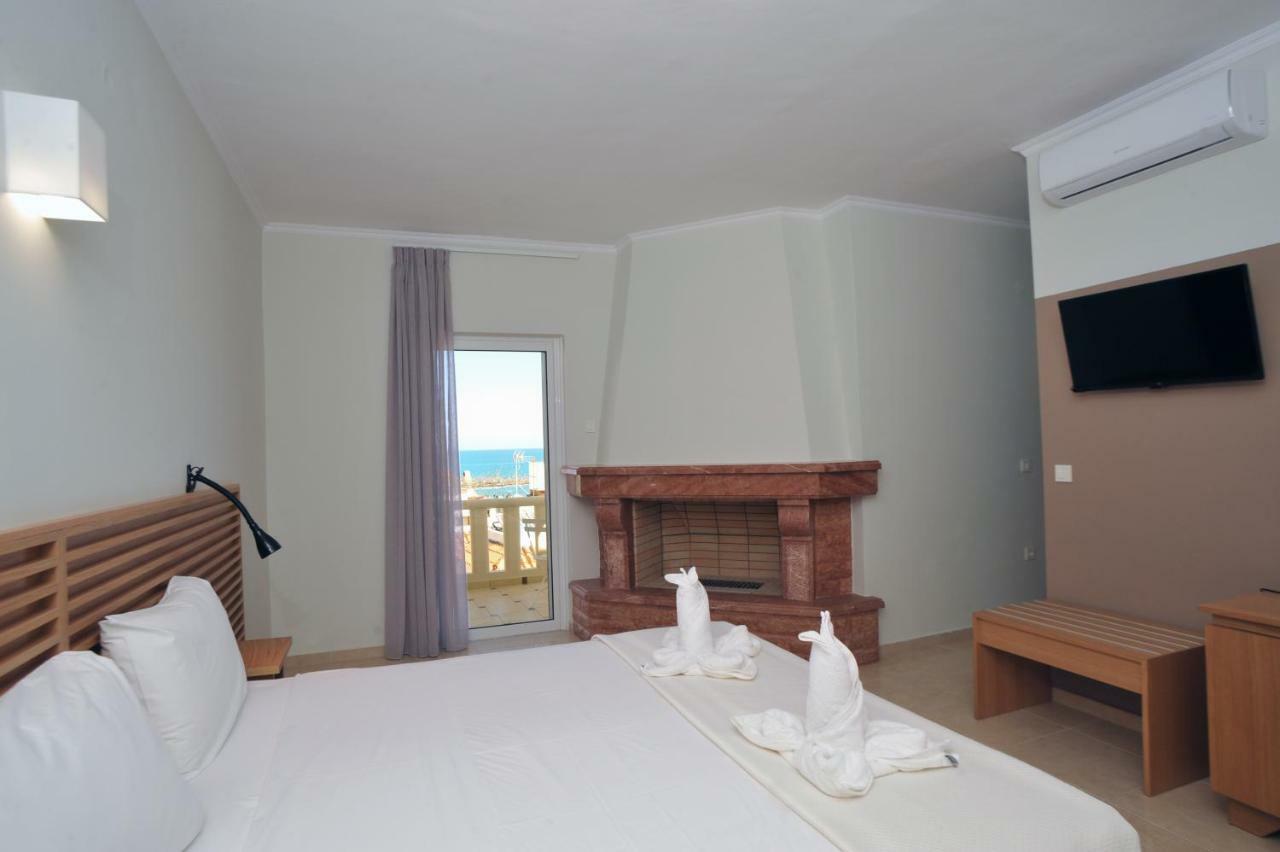 Mithos Premium Rooms Agia Marina Eksteriør bilde