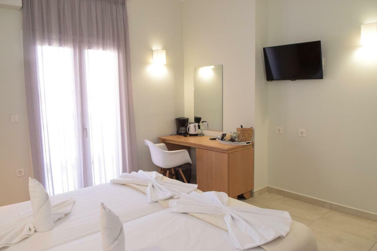 Mithos Premium Rooms Agia Marina Eksteriør bilde