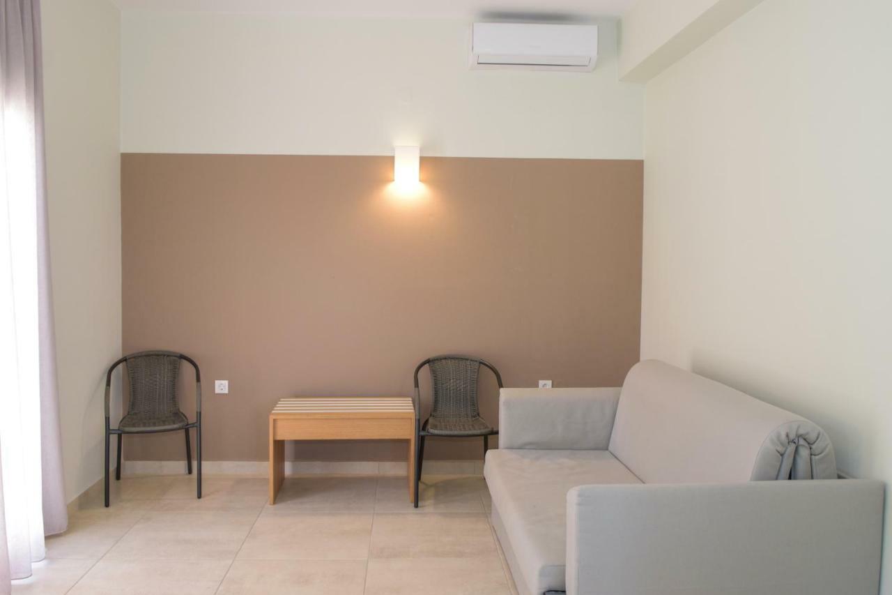 Mithos Premium Rooms Agia Marina Eksteriør bilde